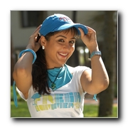 Azhagai Irukirai Bayamai Irukirathu Photo Gallery